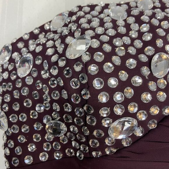 Dark Burgundy Dress one shoulder strap. - Picture 4 of 6